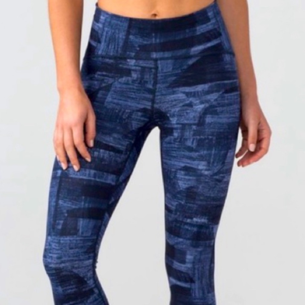 Wunder under  Lululemon leggings  Blue  Size 6